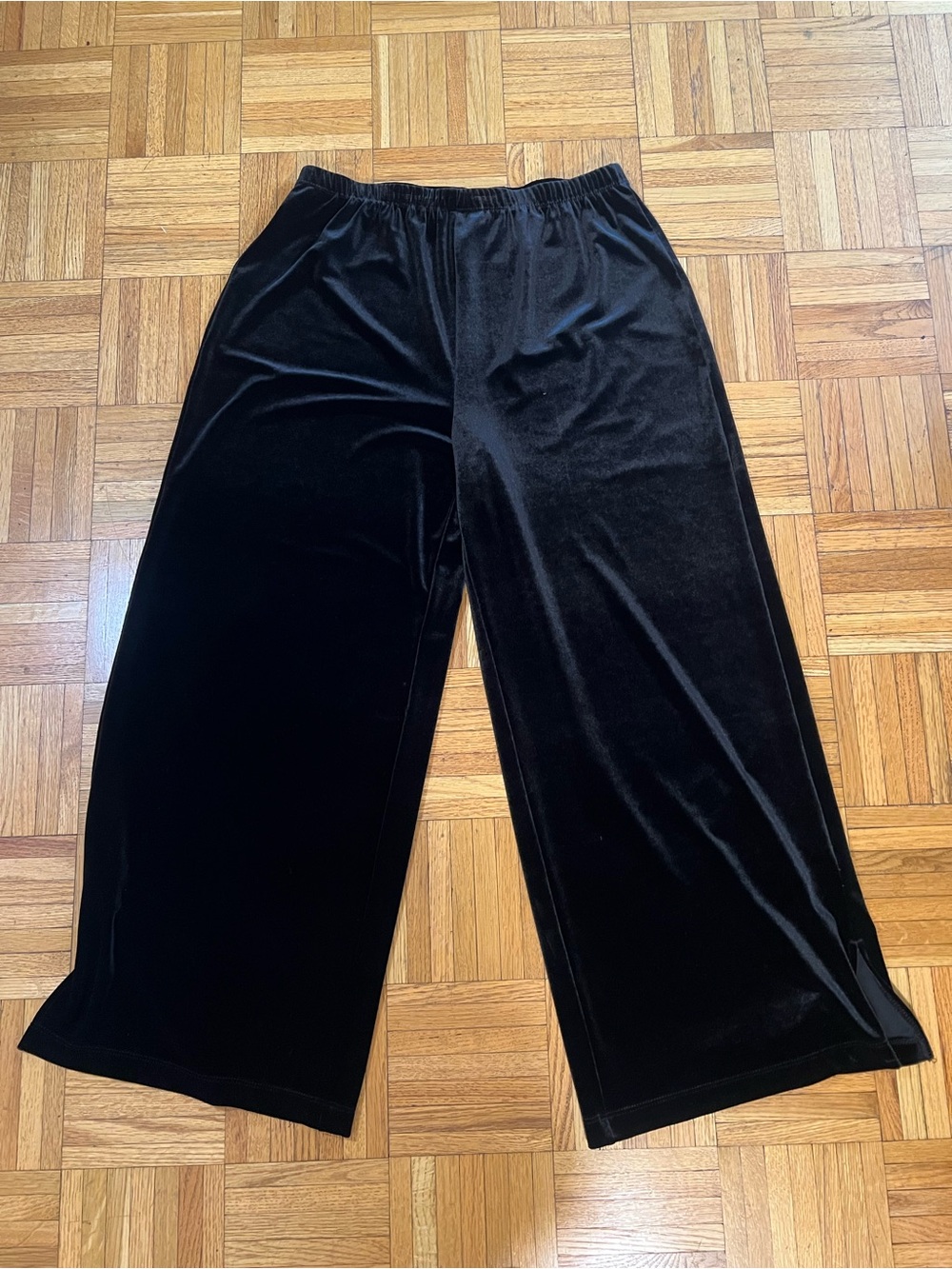 Velvet Alert! Chico's Black Velvet Wide-Leg Pants size 2P (medium)
